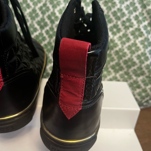 Guess Mens High Top Sneakers W/ Black Faux Leather!! - Picture 6 of 14